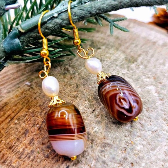 Nature Banded Agate & Pearl Dangle Earring - Picture 2 of 10